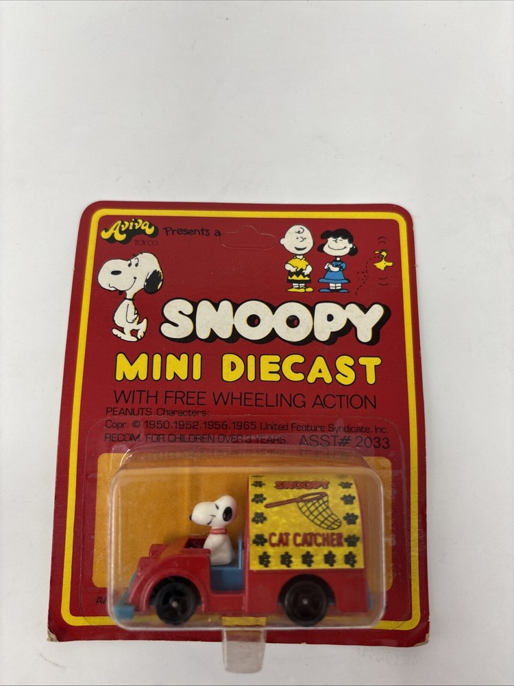 AVIVA Snoopy Mini Cat Catcher Truck Diecast