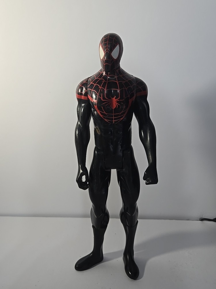 Hasbro Black Spider-Man Avengers 12