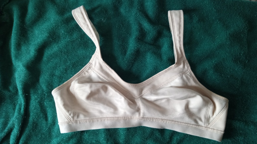 Playtex 18 Hour Active Lifestyle Low Impact Wireless Bra 4159 38B Ivory