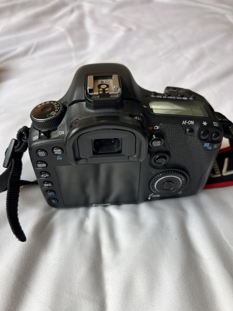 Canon EOS 7D DSLR + EFS 18-135mm + EFS 10-22mm 3.5-4.5 + EF 50mm 1.8 Lenses