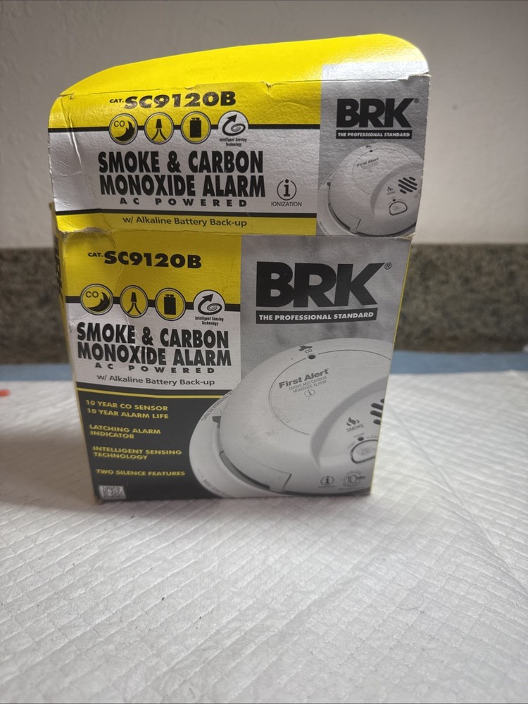 New Open Box First Alert 9120B Smoke Alarm AC/Battery Backup