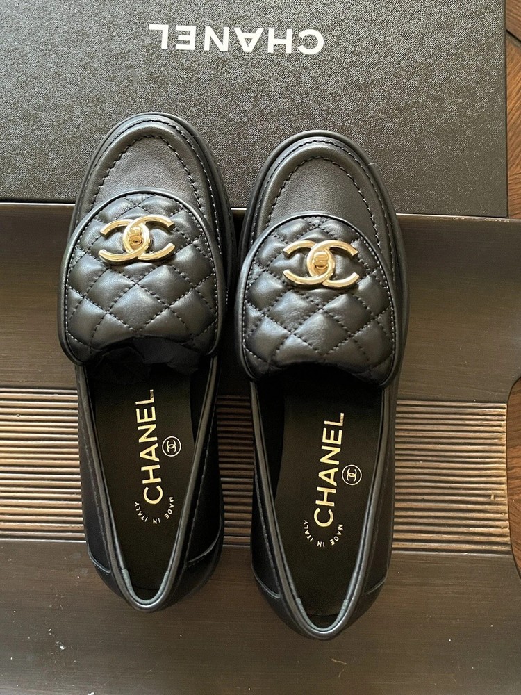 CHANEL Black Quilted CC Logo Leather Loafers Moccasin Flats Women