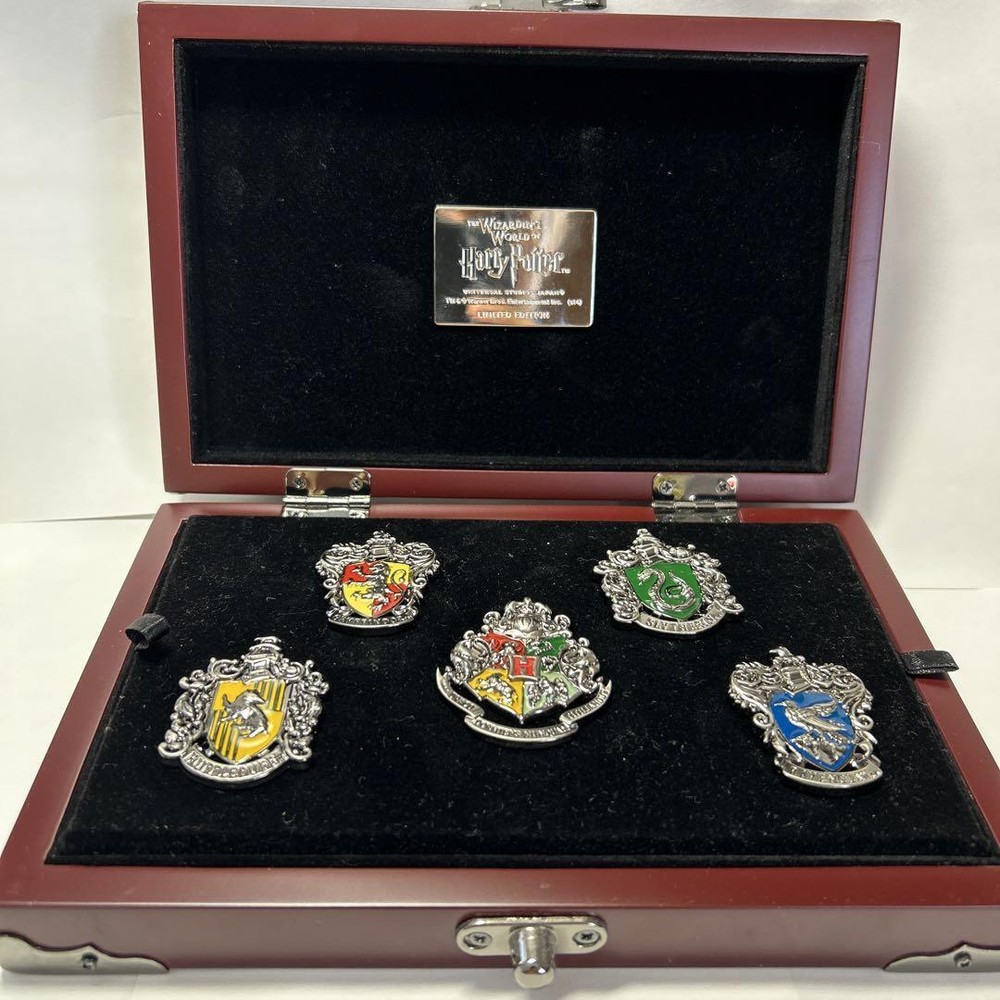 Harry Potter Limited Edition Novelty Pin Badge Set Usj