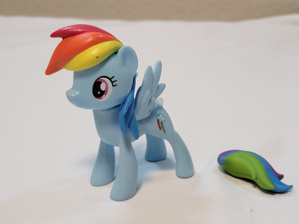 Hasbro My Little Pony MLP Rainbow Dash 3.5 Inch 2017 Toy Figure