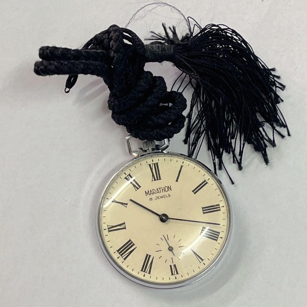Working Product Marathon 18 Jewels Hand-Wound Pocket Watch Cream Color