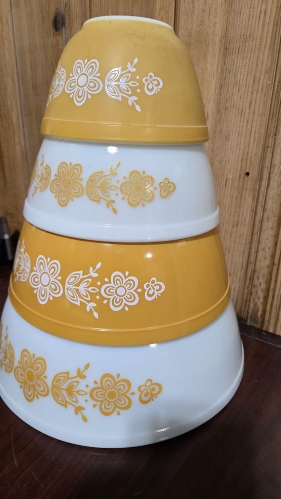 Vintage Pyrex Butterfly Gold Mixing Bowls, Set of 4, Nesting Bowls USA Nice