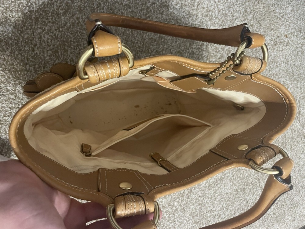 Coach Leather Handbag - Stylish Designer Shoulder Bag