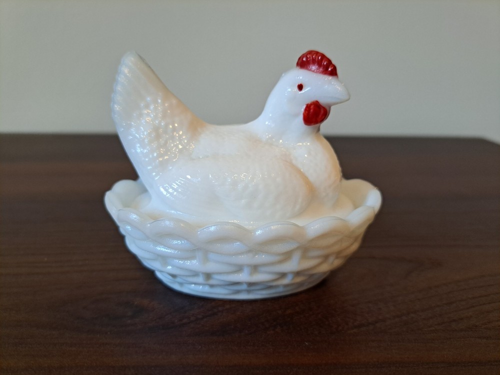 Vintage Westmoreland Milk Glass Nesting Hen Dish 3 Inch