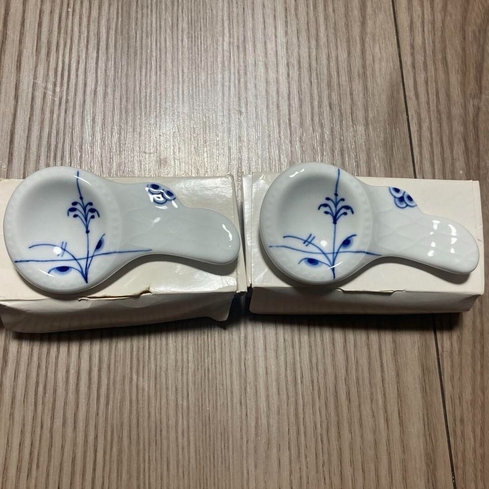 ROYAL COPENHAGEN White Ceramic Chopstick Rest Set of 2 with Original Box Preowned