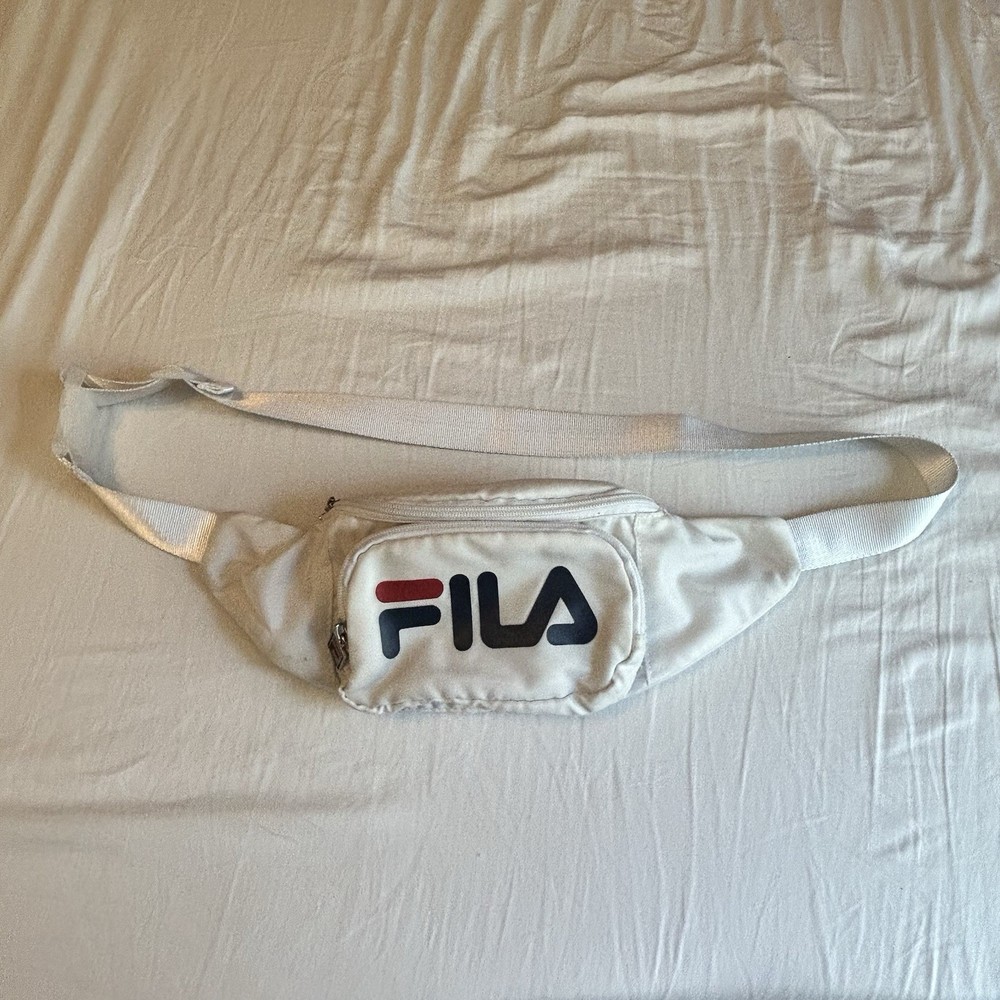 FILA Retro White Fanny Pack 3 Pocket Belt Bag Pre-Owned Athletic Travel Classic