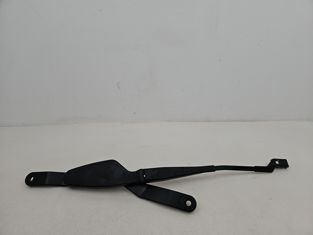 Mercedes C Class 07-15 W204 Left Passenger Front Windscreen Wiper Arm 506091