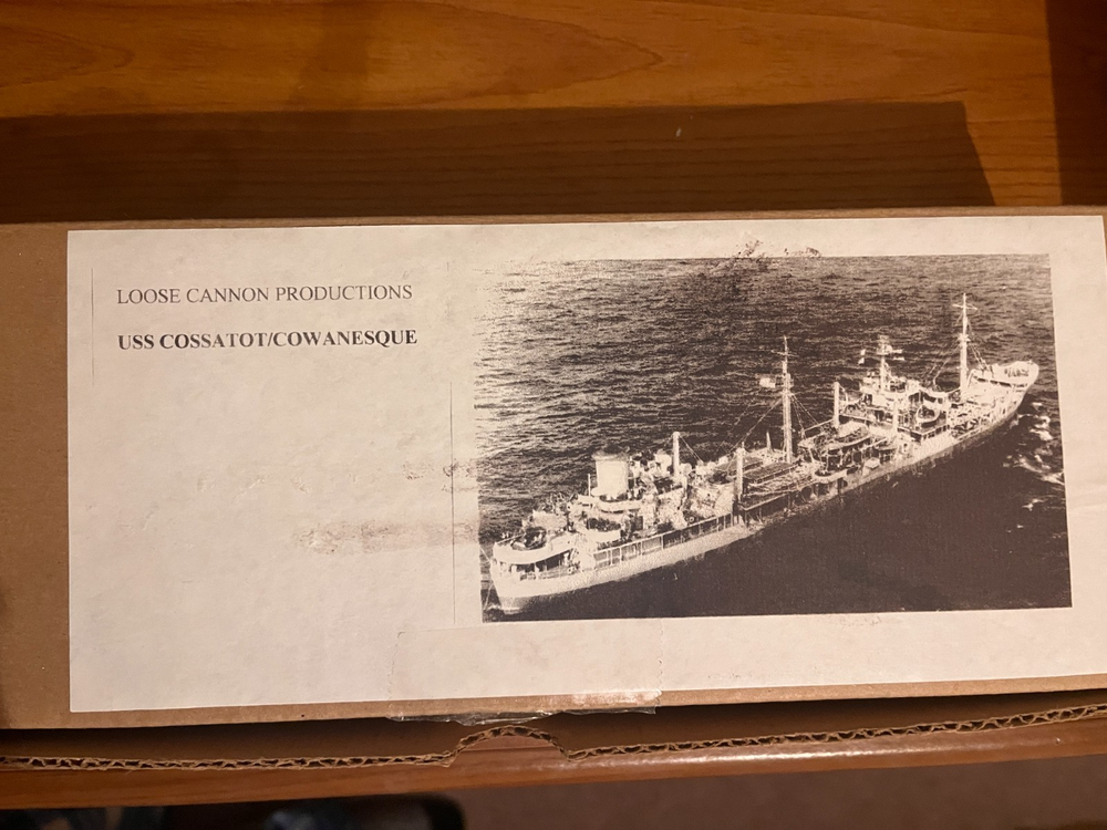 LOOSE CANNON MODELS - USS Cossatot/Cowanesque - 1/700 scale kit