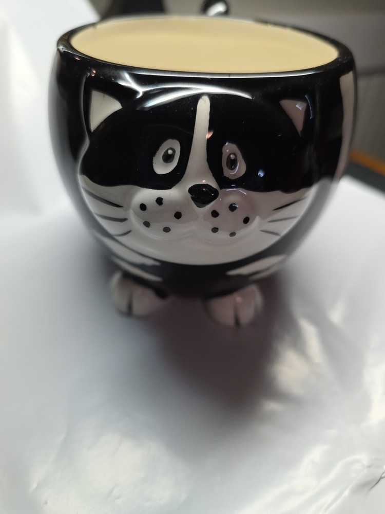 Pier One 3D Black and White Chubby Cat 16 Oz  Coffee Tea Cup Mug