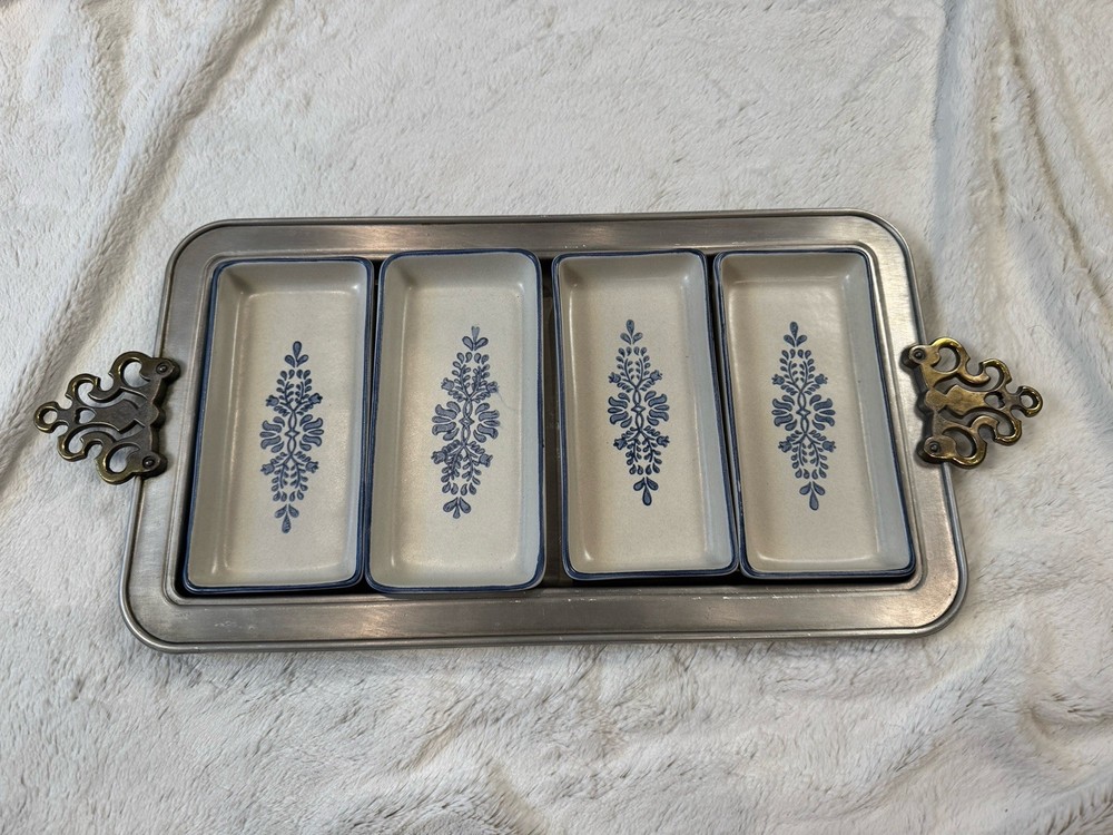 Pfaltzgraff Yorktowne 21.5 Inch Metal Cheese and Cracker Serving Tray Castle Design