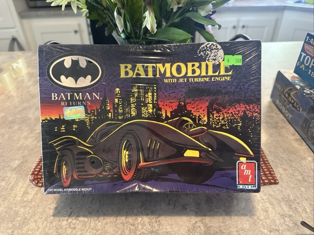 Batmobile with Jet Turbine Engine AMT Ertl Sealed Model Kit NIB