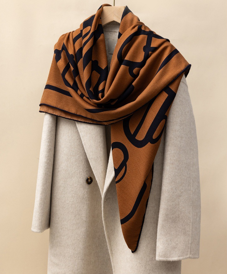 70% Cashmere 30% Silk Brown Horsebit Scarf Shawl Kerchief 51 Inch Wrap