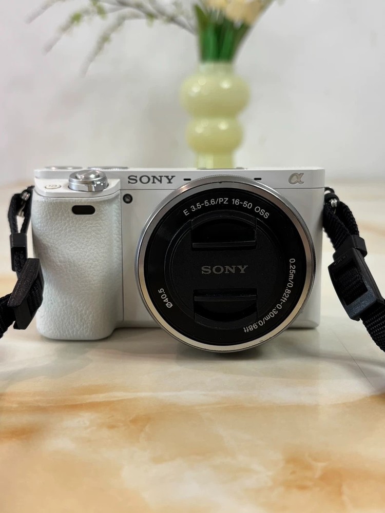 Sony alpha a6000 Digital Mirrorless Camera with 16-50mm Lens