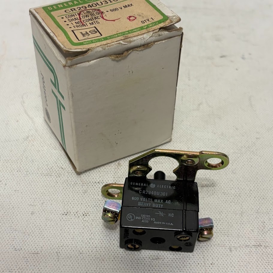 NEW _ General Electric CR2940U310 GE Block W/Mounting Plate CR2940U310A