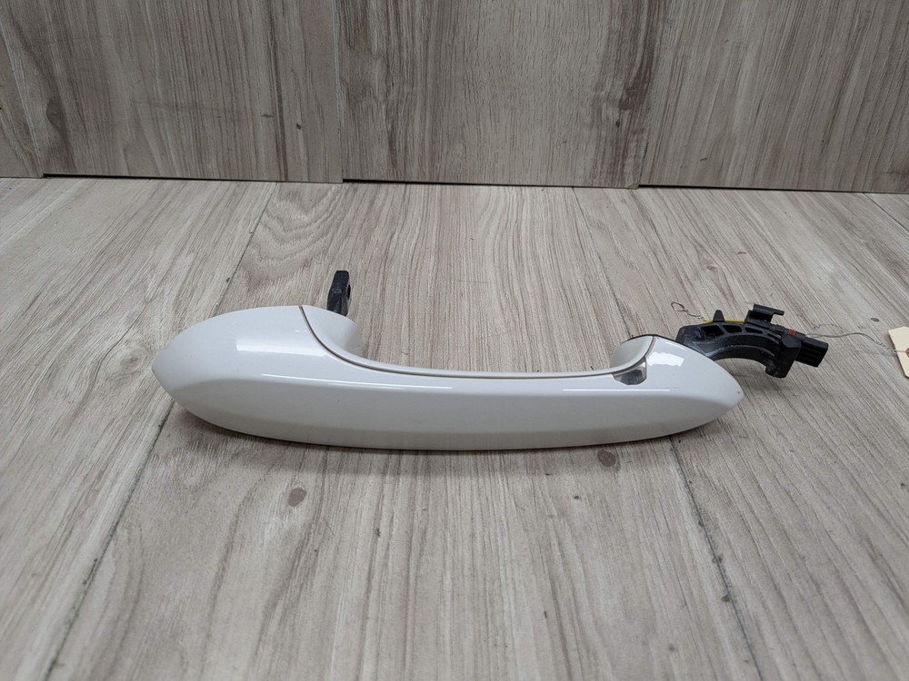 OEM BMW G20 G29 G30 F90 M5 Z4 COMFORT ACCESS Rear Left Driver Door Handle White
