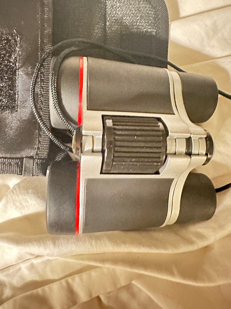 Bushnell PowerView  Binoculars 4x30 Compact Light Insta-Focus Excellent Cond