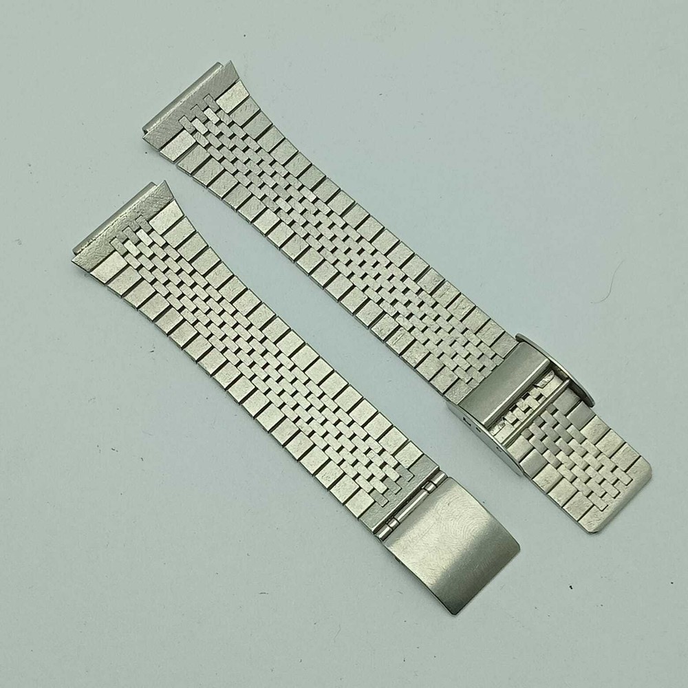 19 mm Seiko QB10A Stainless Steel Vintage Men’s Watch Bracelet