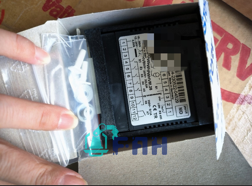 1pc ST710-PWHVM.26 new Temperature Controller