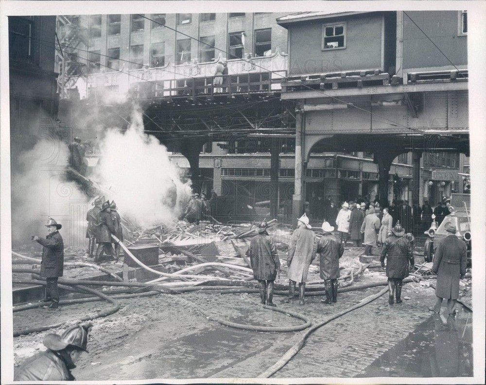 1947 Press Photo Chicago IL Explosion Remains of Building in Loop - ner35225