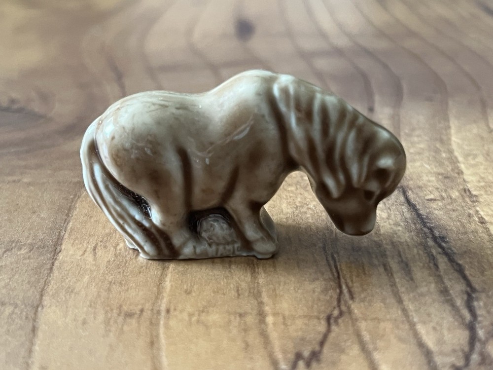 WADE Whimsies Red Rose Tea England MINIATURE Figurine Grazing Horse PONY