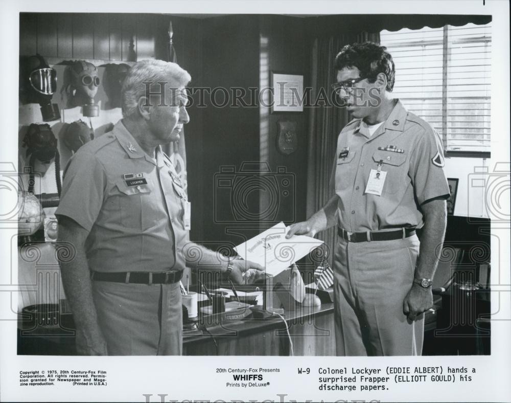 1975 Press Photo Actor Eddie Albert, Elliott Gould in 
