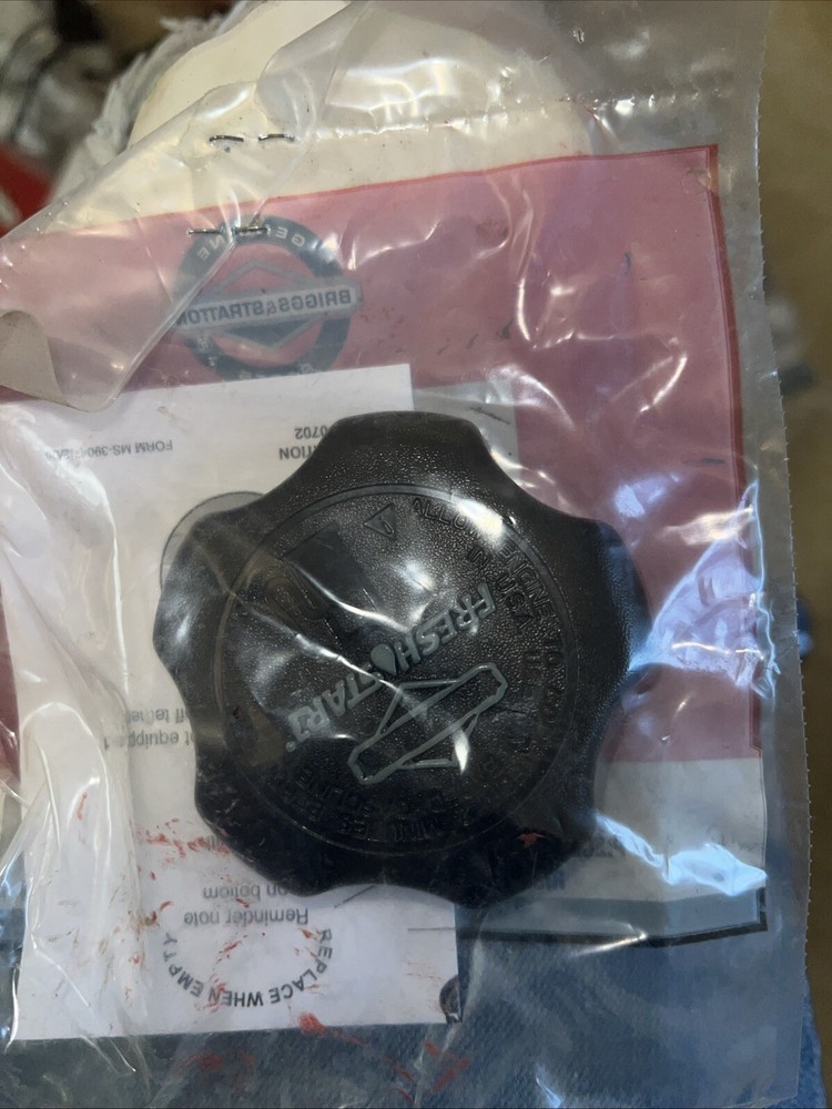 Briggs & Stratton Original 792647 Fuel Tank Replacement Cap