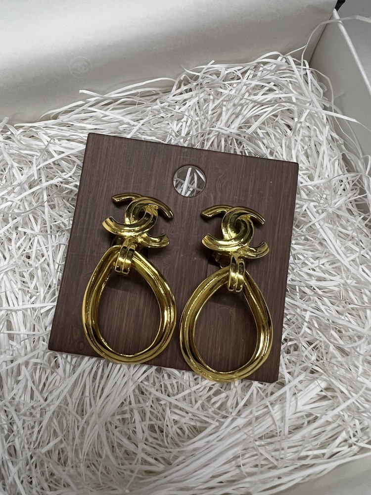 CHANEL Coco mark Earrings gold