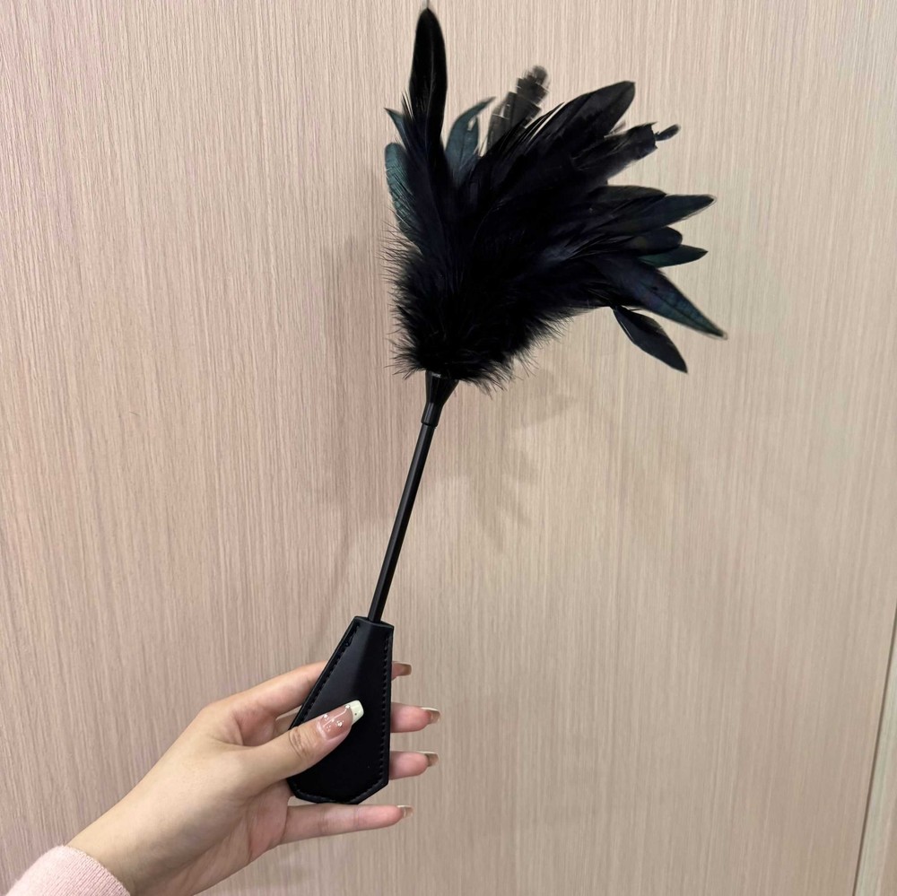 Bondage Feather Whip BDSM Flirting Tool Couple Role Play Games Flogger Sex Toy