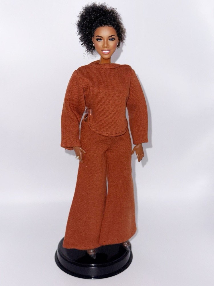Hand-sewn Sweatshirt And Matching Pants For Barbie Doll ( Curvy Doll )