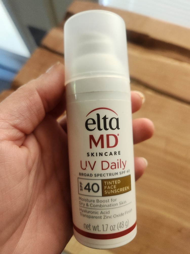 Elta MD UV Daily TINTED Facial Sunscreen SPF 40 1.7 oz Dry Combo Skin EXP 06/26