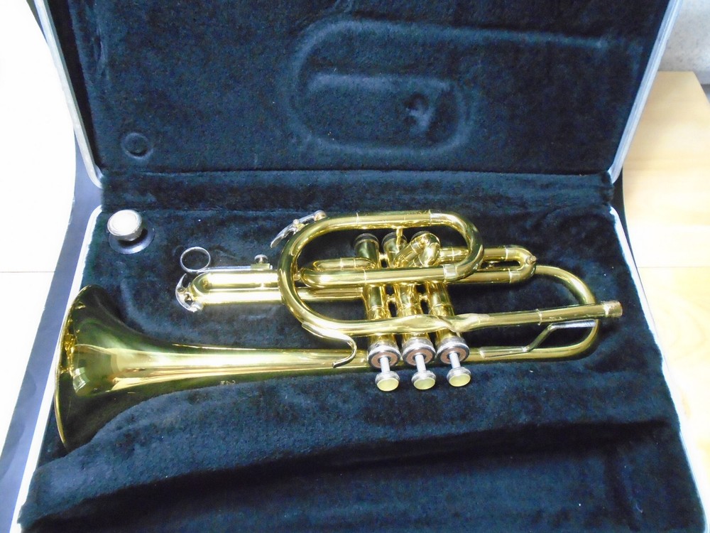 Conn 20A student trumpet and mouthpiece for parts or repair with hard case