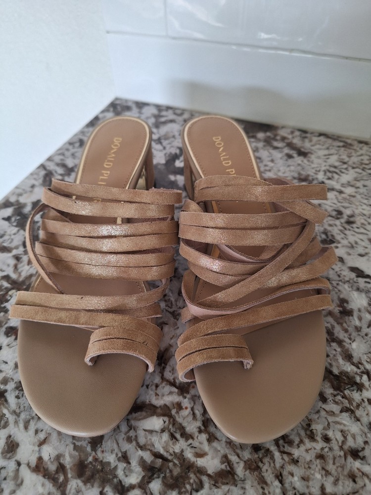 Donald Pliner heel sandals size 8M