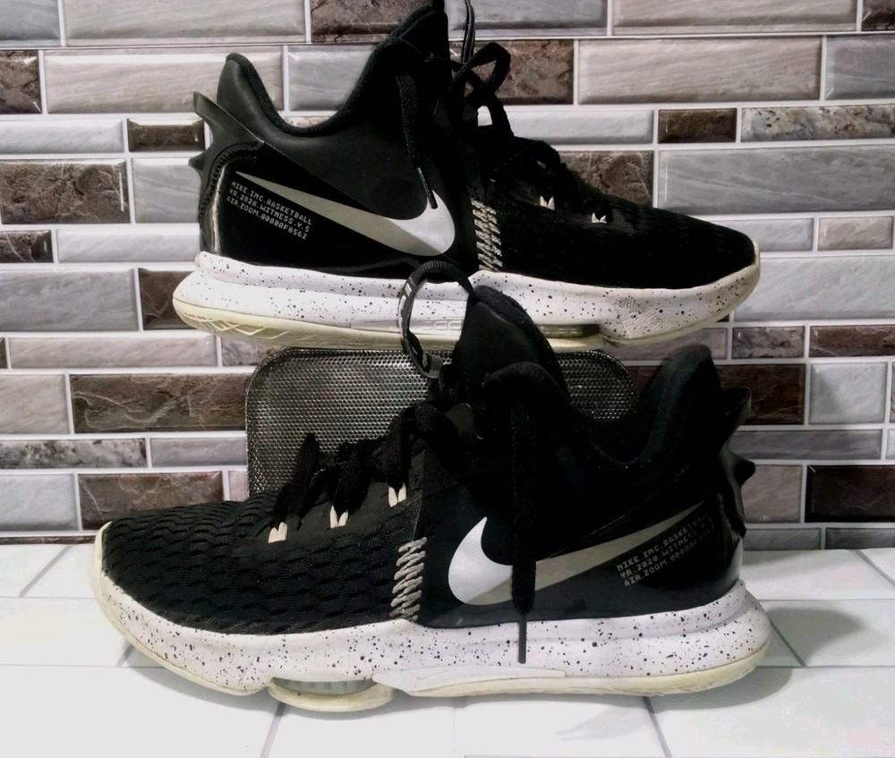 Nike LeBron Witness 5 Black Metallic Silver Mid Sneakers Men's 9.5 #CQ9380-001