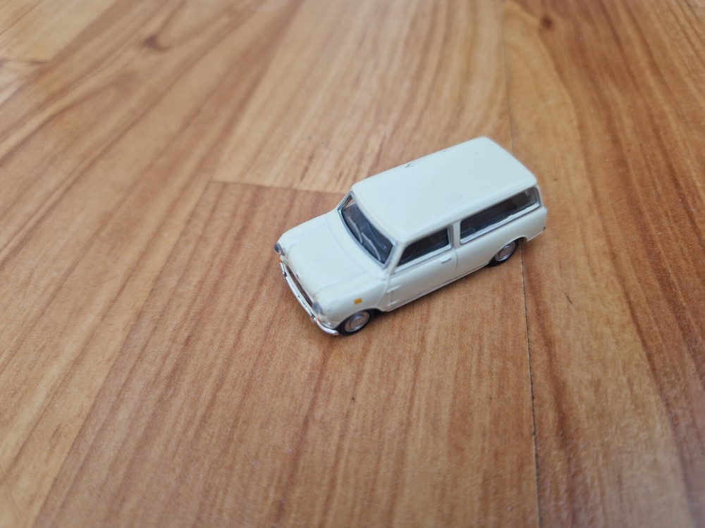 1/72 CARARAMA CLASSIC WHITE MINI PANEL VAN DIECAST MODEL CAR