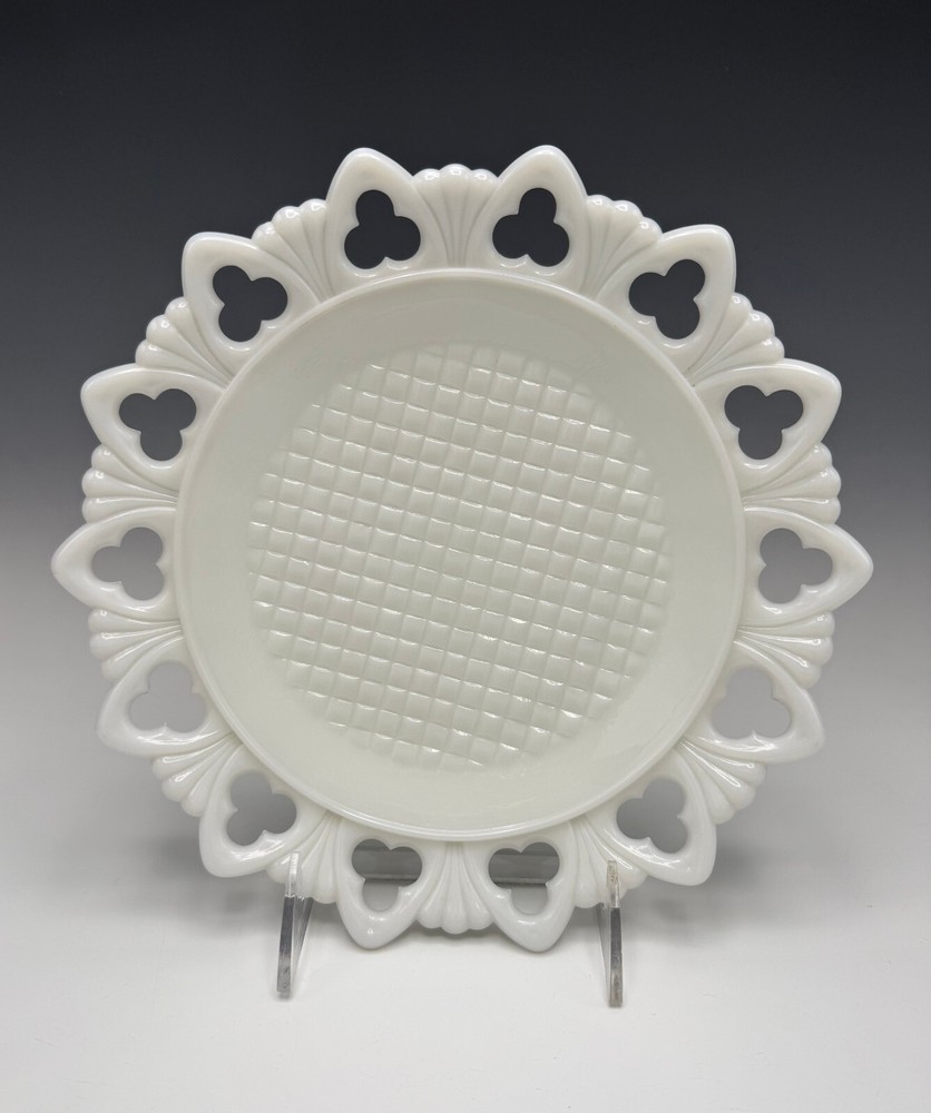 Kemple Shell and Club Lattice Milk Glass Plate Quilted Center 9 1/4