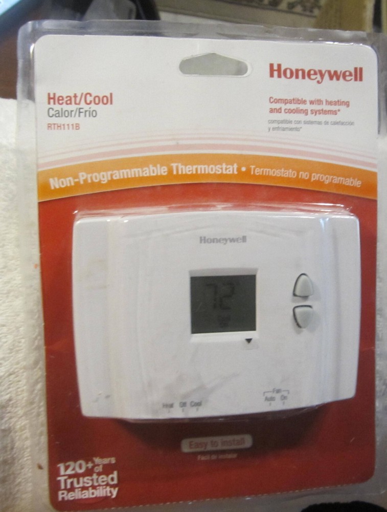 1 Honeywell RTH111B H/C Digital Thermostat  Nonprogrammable - White NEW