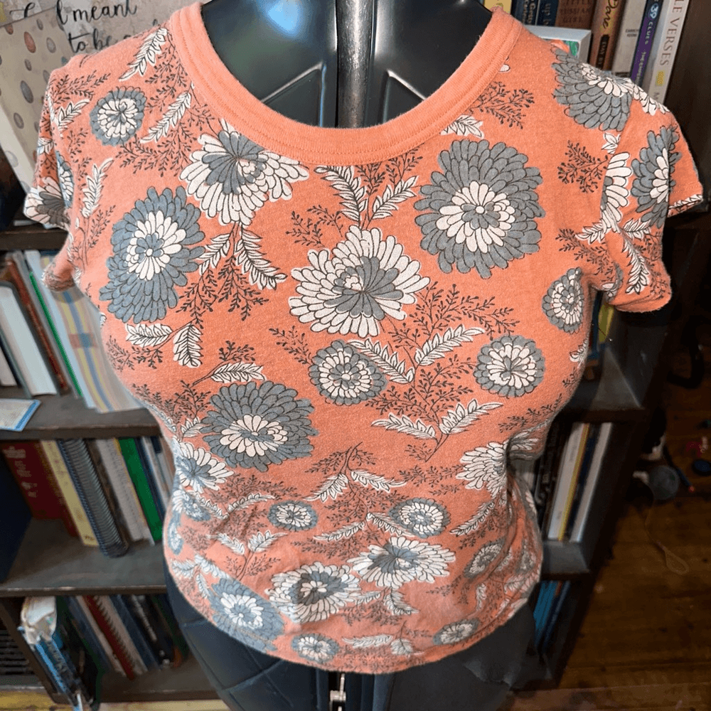 Madewell sustainable minimalist pink floral short sleeve tee