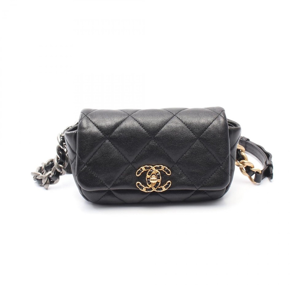 CHANEL 19 Matelasse Waist Bag in Black Leather with Gold Hardware CC Logo AS1163 Pre-Owned