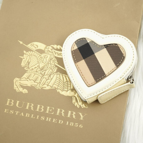 BURBERRY Nova Check Heart Leather Coin Wallet in White Beige 2824