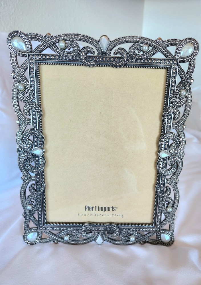Pier 1 Imports Romantic, Metal, Silver tone 5x7