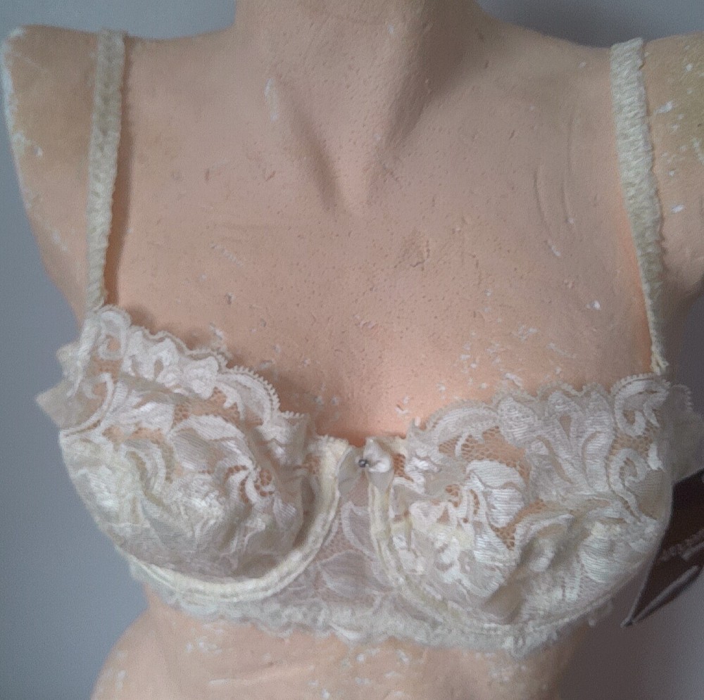 32C - New Altogether by Gossard Strapless/Multiway Underwire Bra Cream US/UK 32C