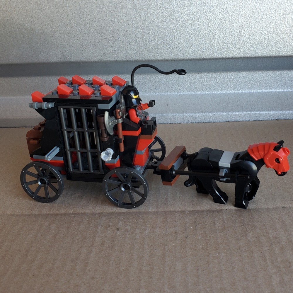 Lego Castle retired set 70401 Gold Getaway incomplete missing pieces