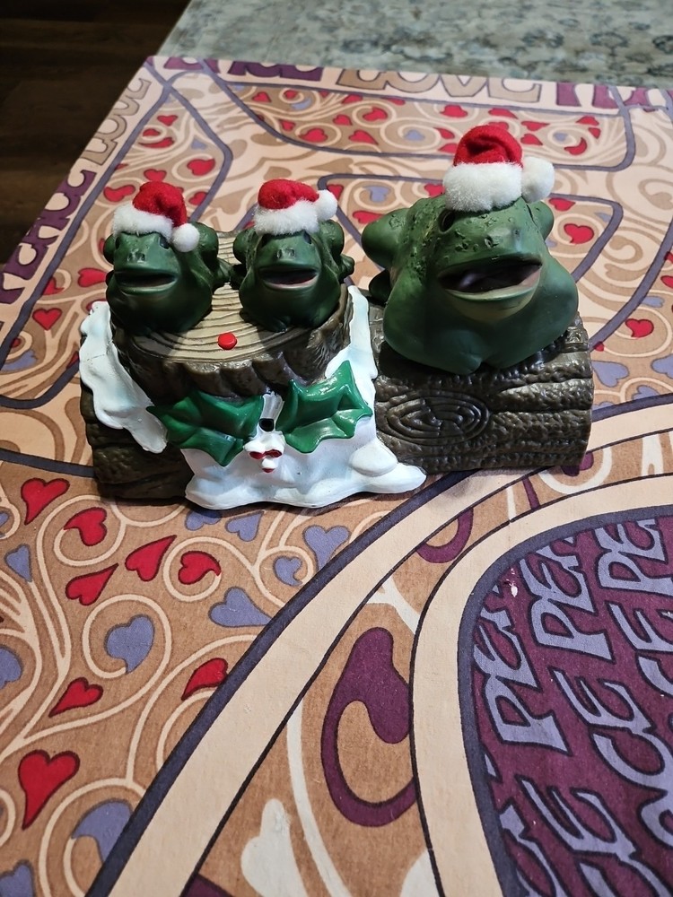 Vintage Gemmy Animated Christmas Frog Log Decoration with Sound and Motion