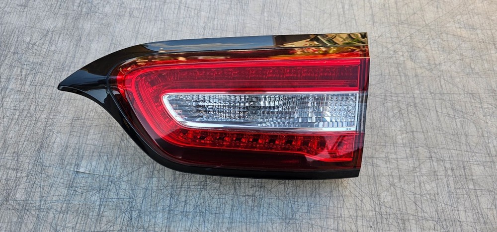 2014 2017 Jeep Cherokee LED Right Rear Inner Gate Mounted Taillight OEM