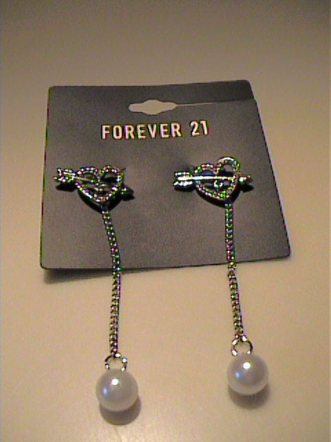 NWT dainty heart stud earrings with pearl charm and chain drop  