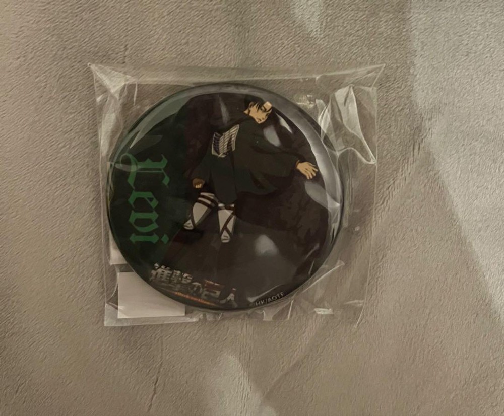 Attack On Titan Karamorukuji Levi Can Badge